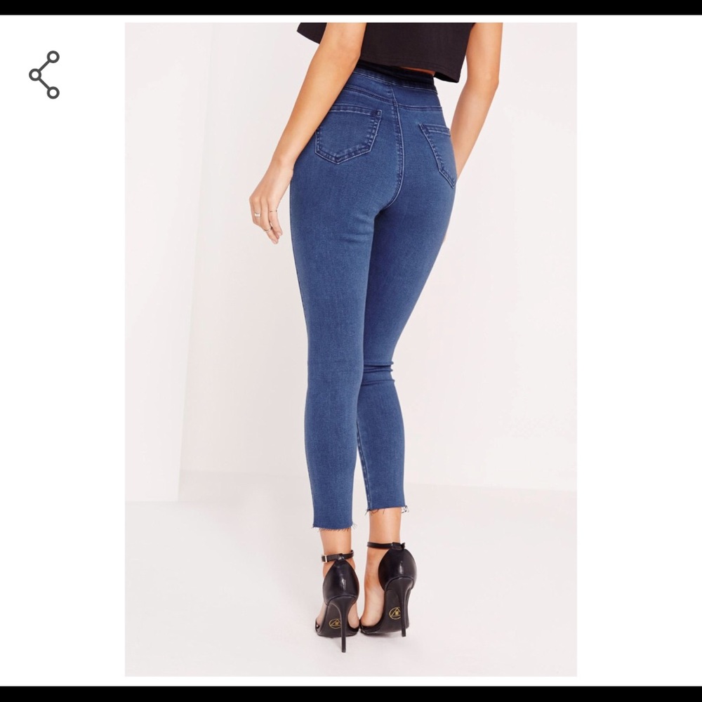NEVER WORN! Cropped blue skinny jeans